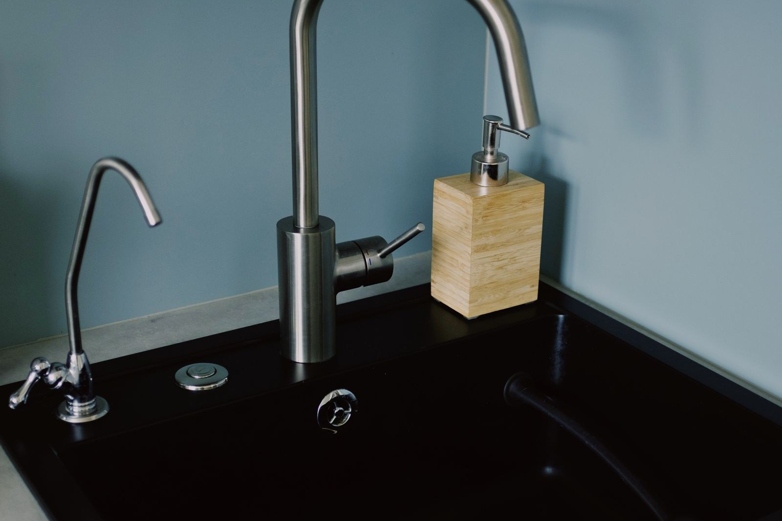 Pump, Bottle or Wall Mount? Choosing a Soap Dispenser