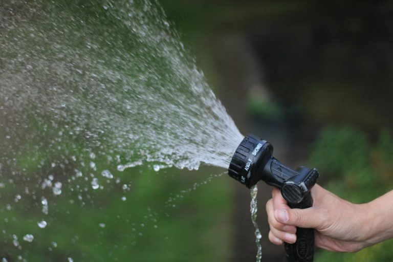 Garden Hoses Compared: Rubber, Hybrid, Expandable, and Lightweight