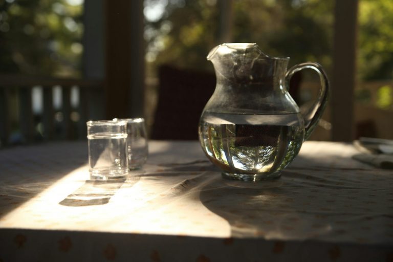 Water Filter Pitchers and Dispensers: Capacity, Filter Ratings, and Upkeep