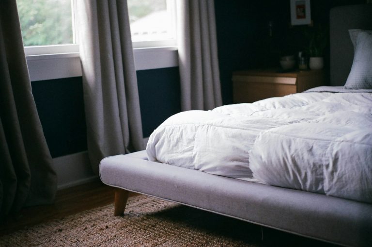 Bed Sheets Explained: Percale vs. Sateen, Thread Count, Fabrics, and Fit
