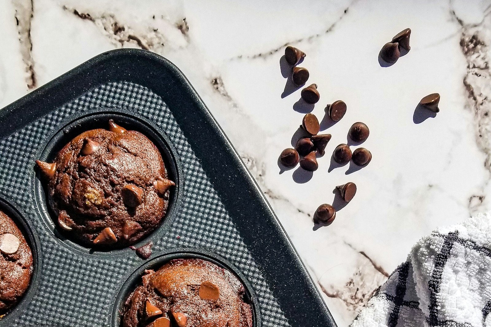 Muffin Pans That Let Go of the Muffin