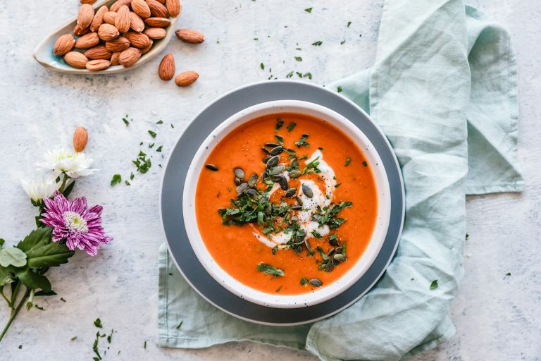 Immersion Blenders for Soups, Sauces, and Smoothies: What to Look For