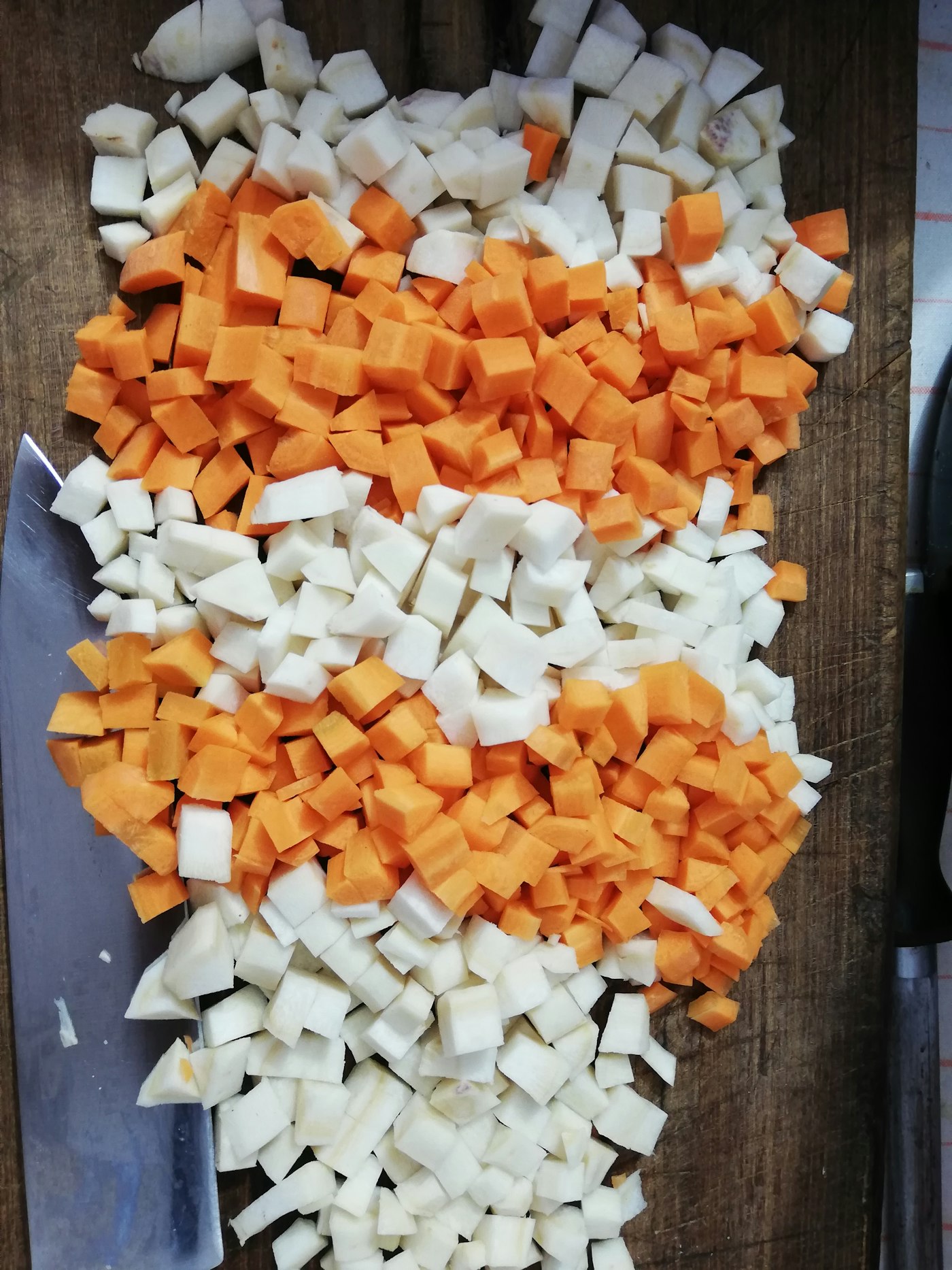Dice an Onion in Seconds: Choosing a Vegetable Chopper That Earns Its Drawer Space