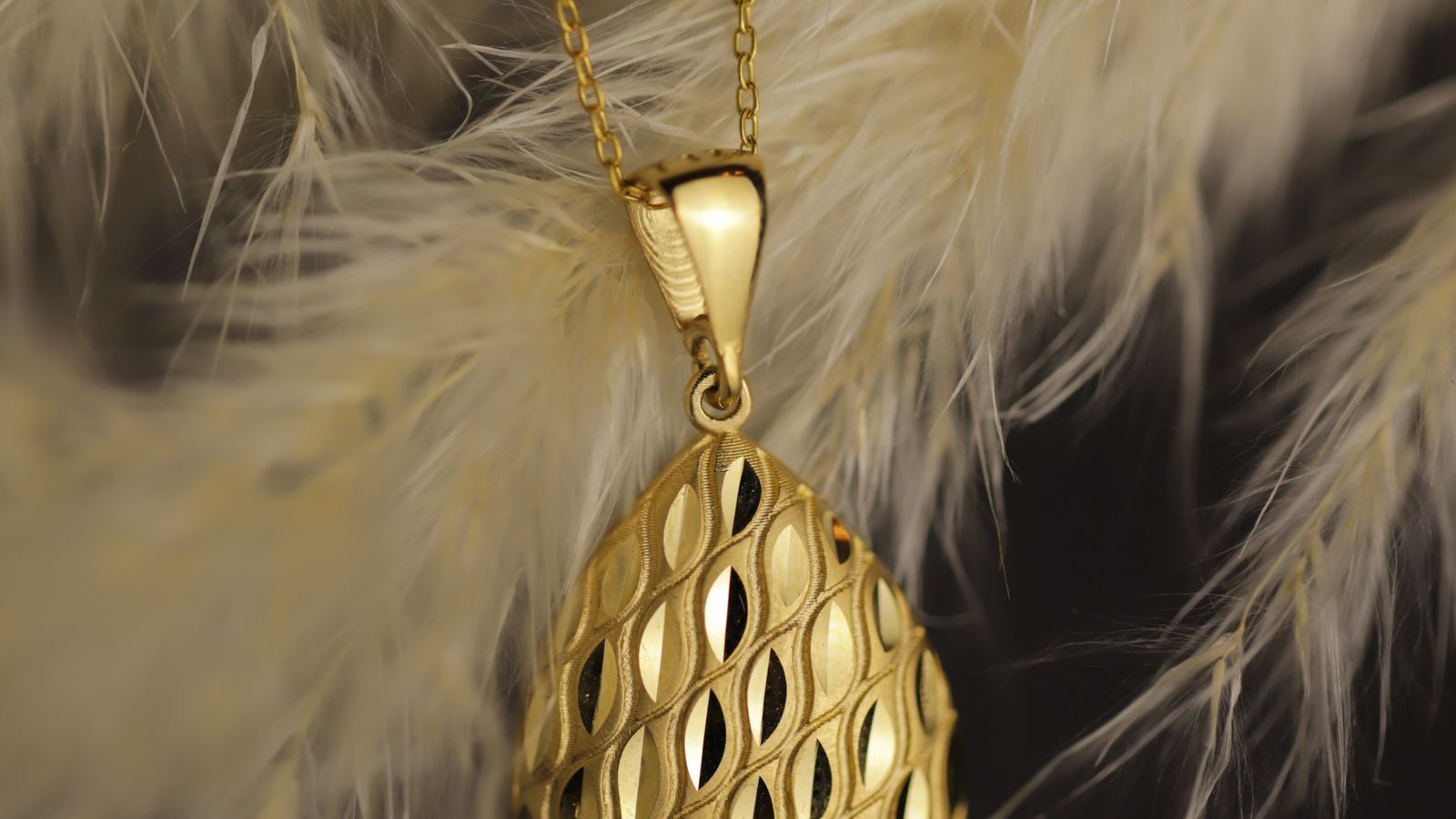 Real Gold, No Plating: The Best 24K Jewelry to Buy in 2026