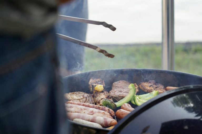 Gas Grills for the Backyard: Size, Burners, Fuel, and Safe Setup