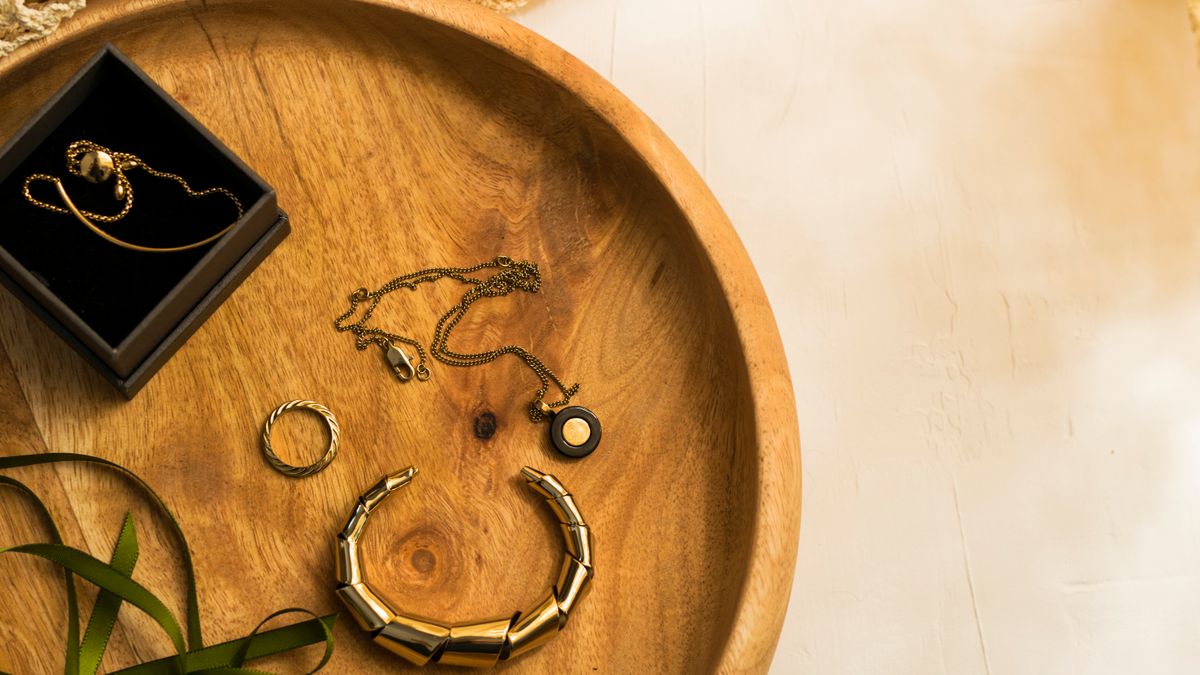 24K Gold Necklaces and Pendants Worth Gifting (or Keeping)