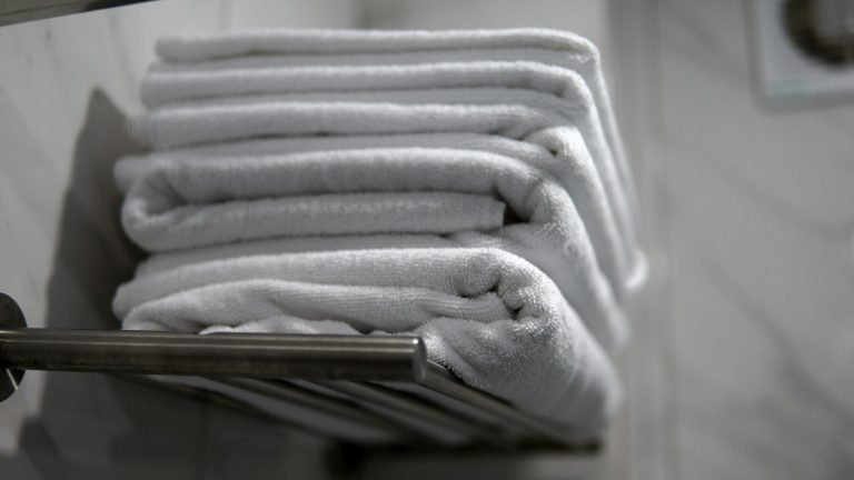 Thick, Thin, or Waffle: How to Choose Bath Towels You Will Like for Years