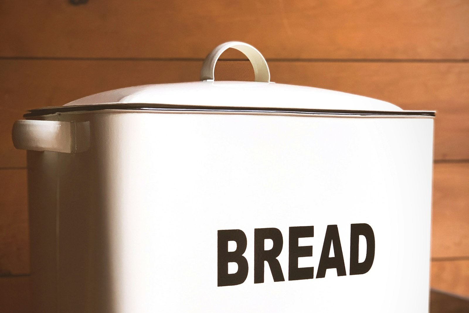 Bread Boxes: Roll-Top Lids, Board Lids, Sizes, and Counter Space