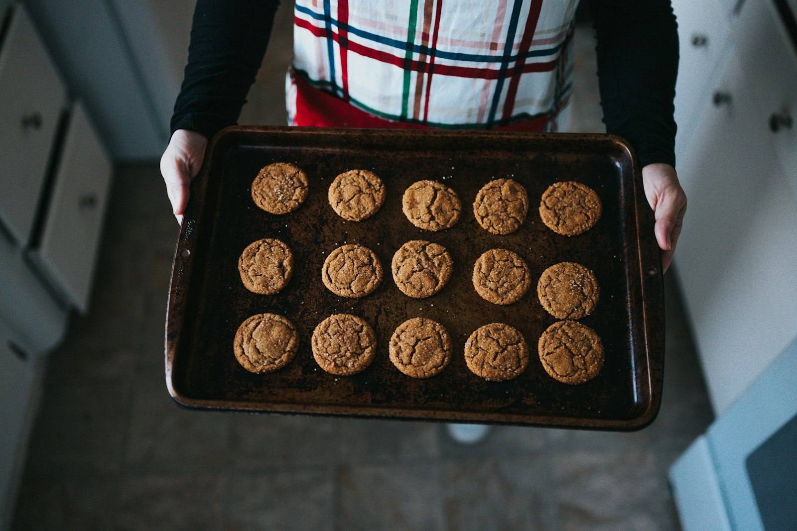 Baking Sheets: Sizes, Rims, Coatings, and Useful Sets
