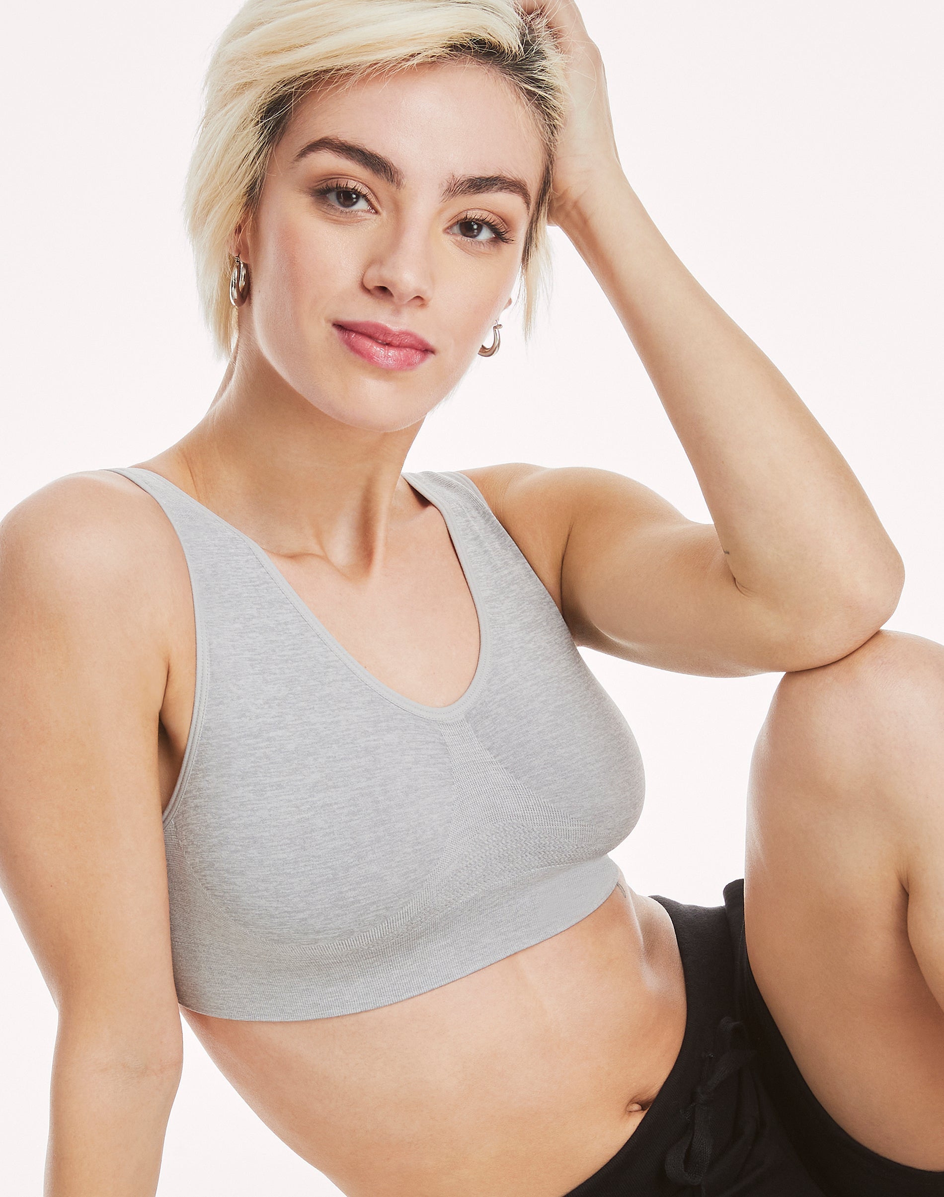 Hanes Women's Cozy Wireless Bra, Full-Coverage Pullover Bra, Seamless T-Shirt Bra