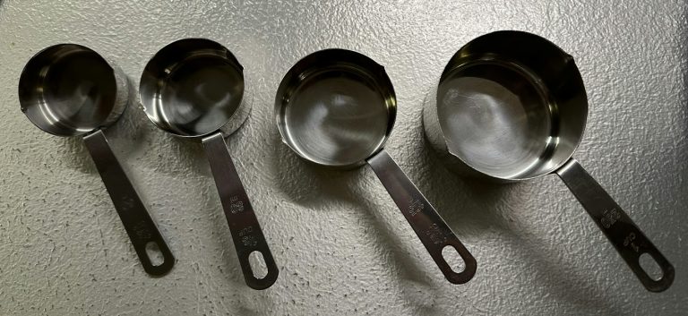 Measuring Cups and Spoons: Dry vs. Liquid, Materials, and Sets That Actually Get Used
