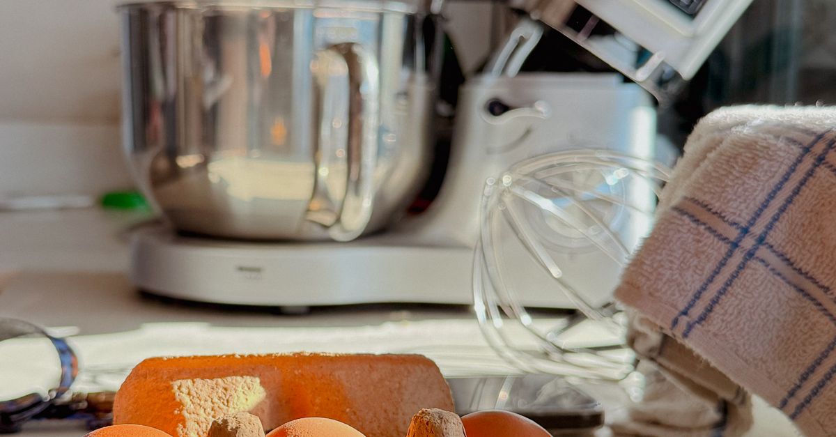 Stand Mixers for Home Bakers: Tilt-Head, Bowl-Lift and Big-Batch Picks