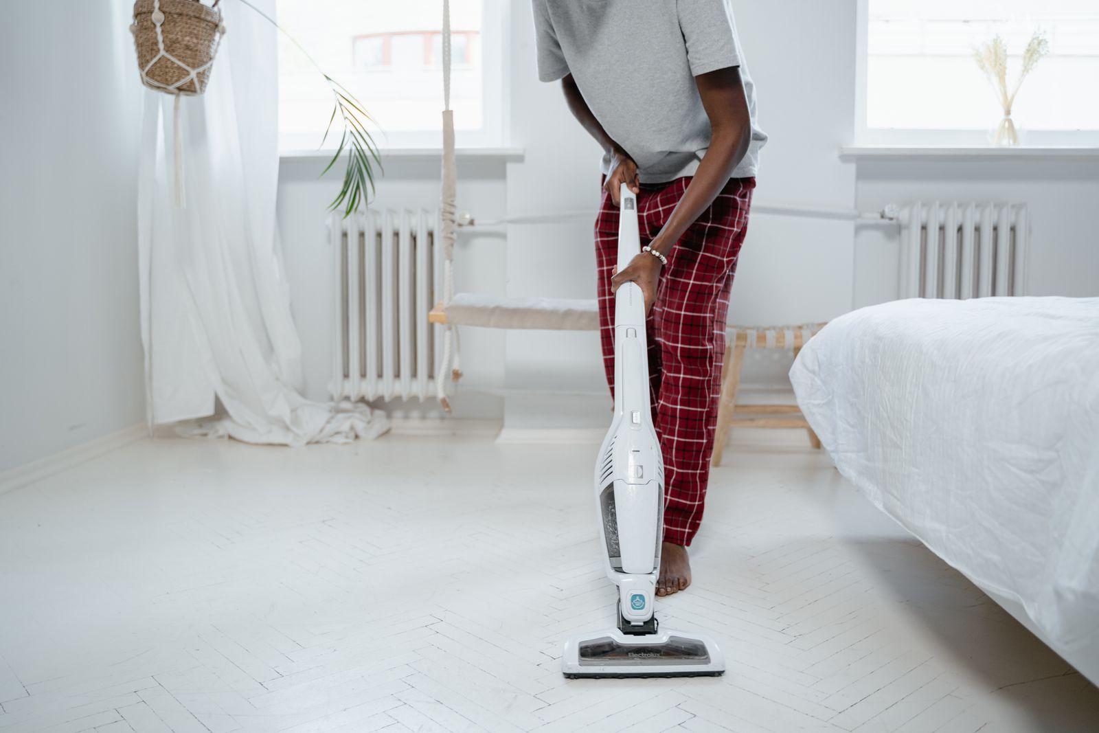 Cut the Cord, Keep the Suction: Ten Stick Vacuums Worth Charging