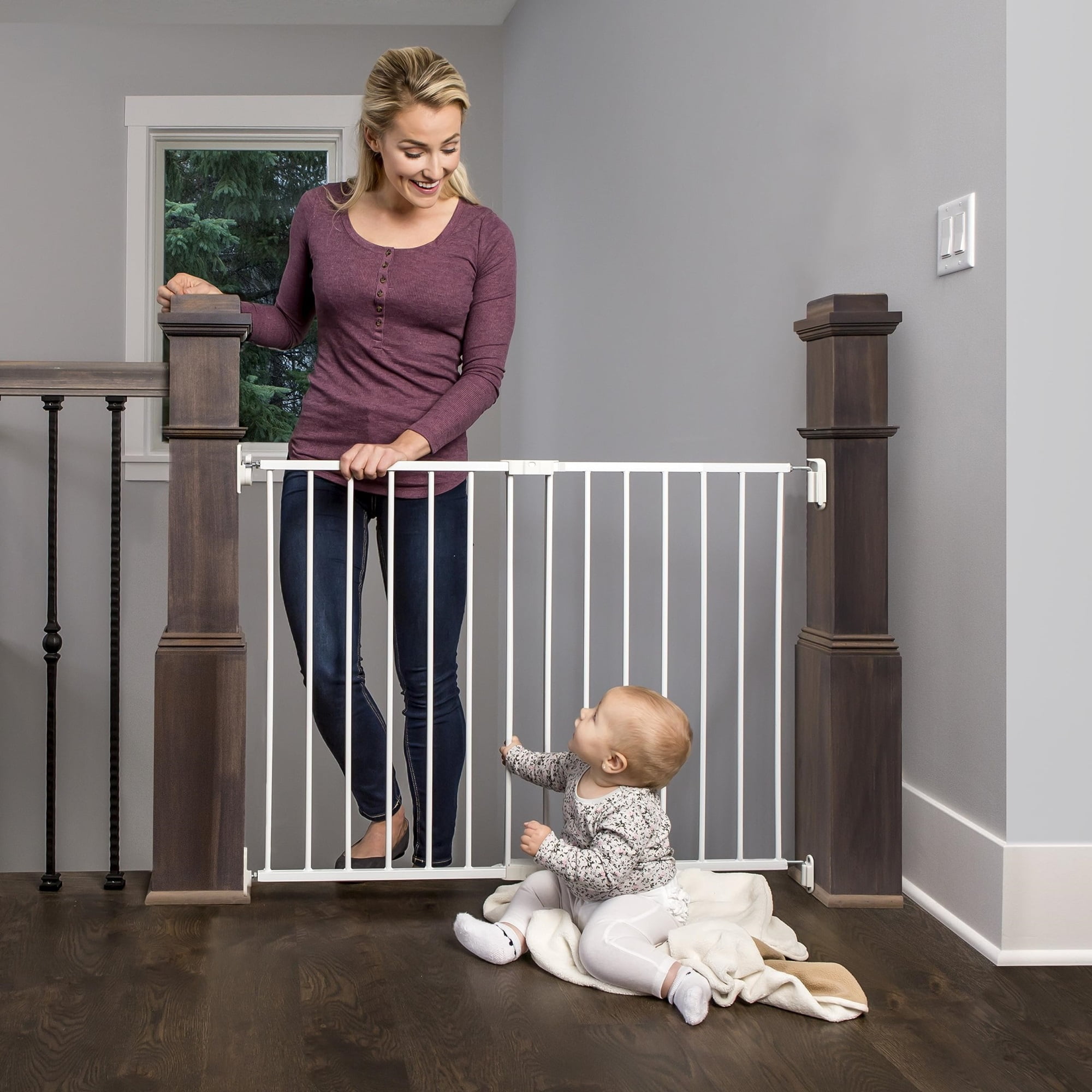 Regalo Extra Wide 2-in-1 Stairway and Hallway Gate