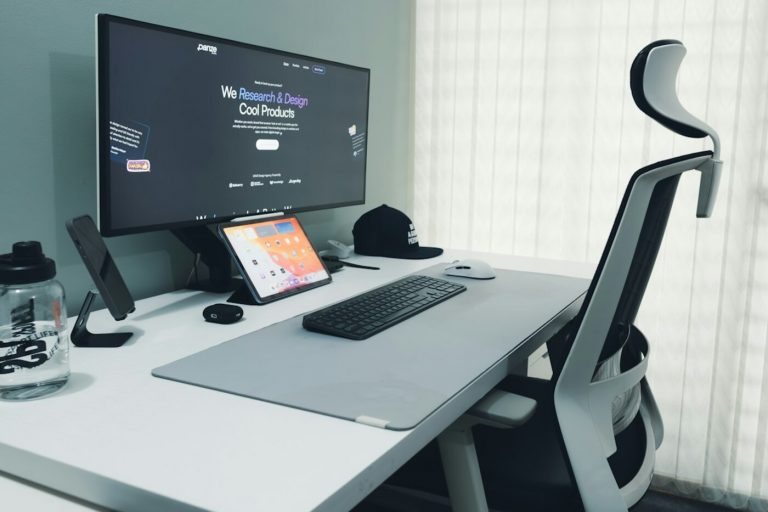 Office Chairs: Fit, Adjustments, Materials, and Workspace Setup