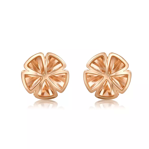 CHOW SANG SANG Delicate Gold 18K Rose Gold MINTY Collection Blooming Pierced Flower Stud Earrings for Women 92796E